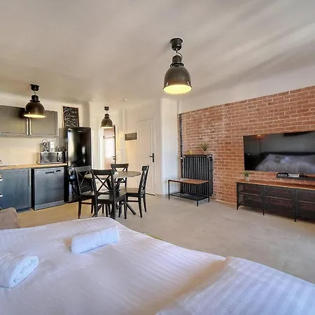 Apartment Immogroom - Renovated - Loggia - Clear View - Parking Common - Ac - Wifi *